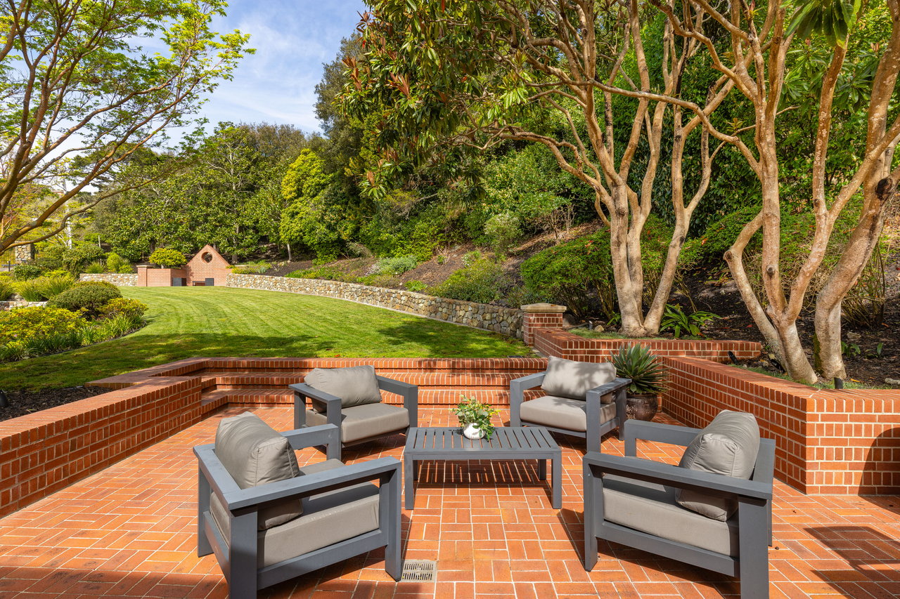 The Extraordinary Round Hill Estate