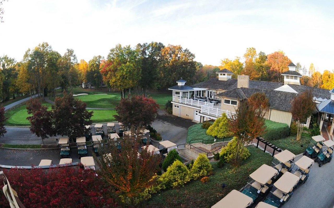 The Waterfront Country Club | Smith Mountain Lake Neighborhoods