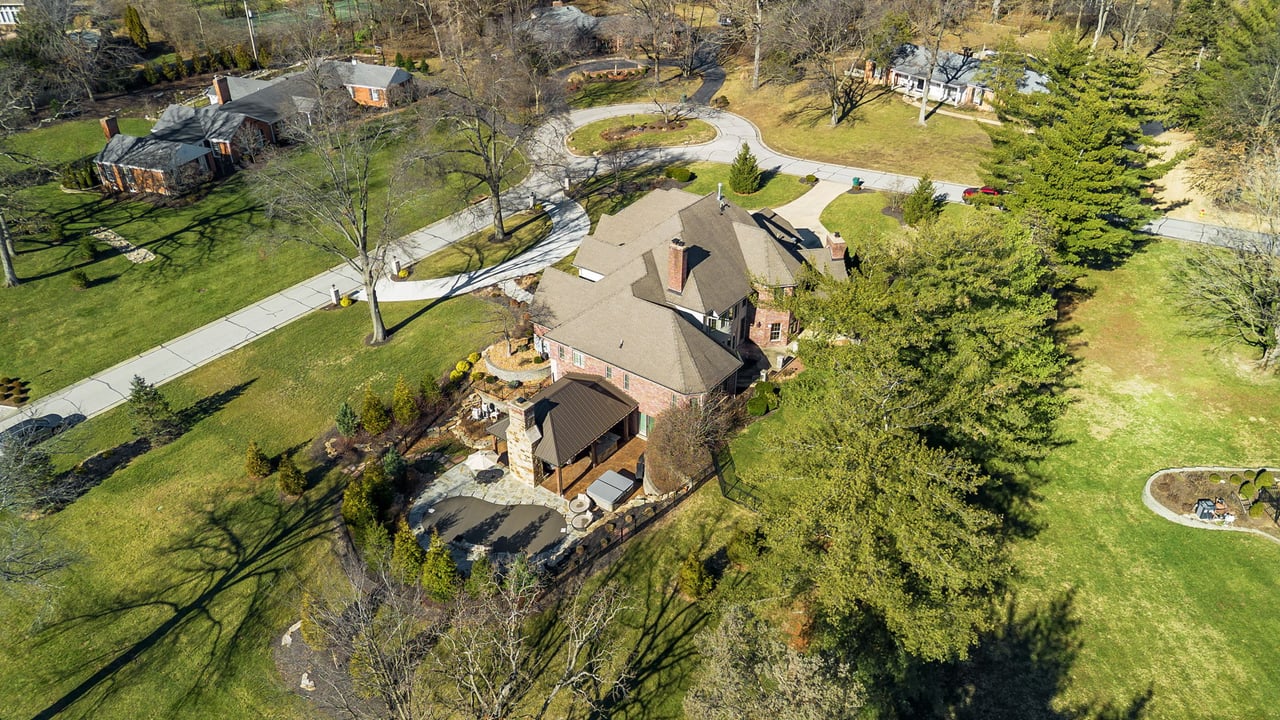 24 Williamsburg Estates Drive