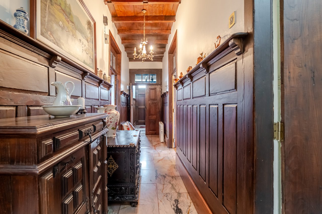 Rustic Four-Bedroom House with Private Land in Folhadela, Vila Real