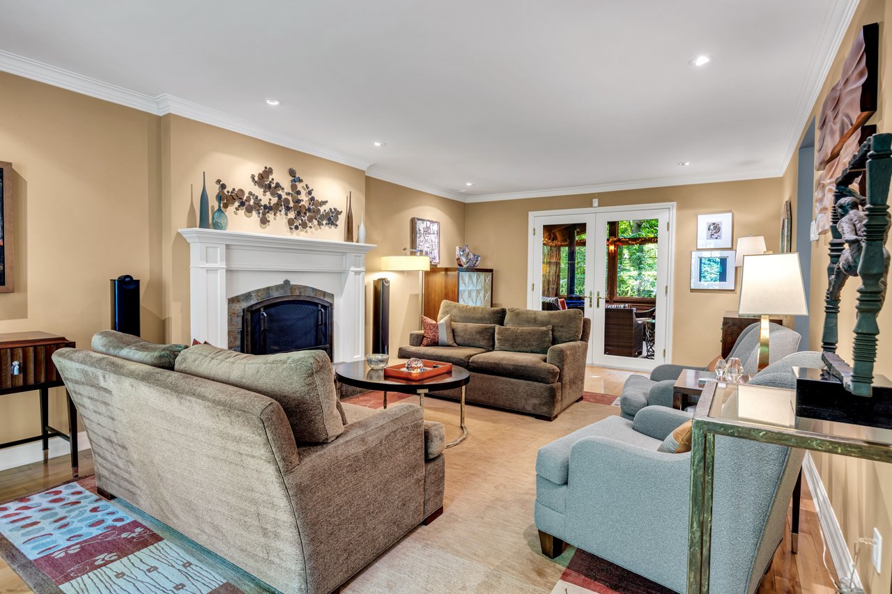 1346 Whiteoaks Avenue, Mississauga