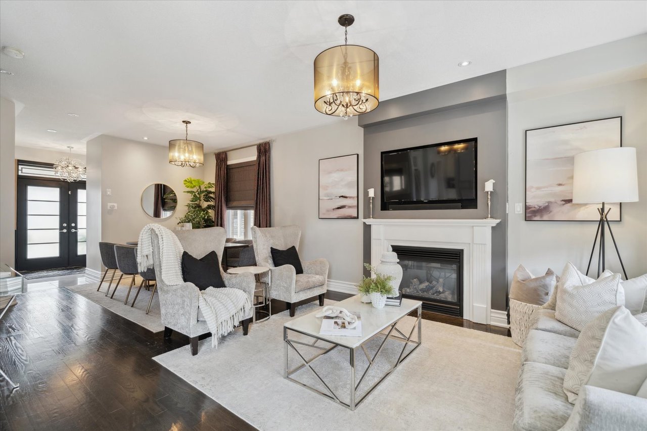 32 Maplebank Cres