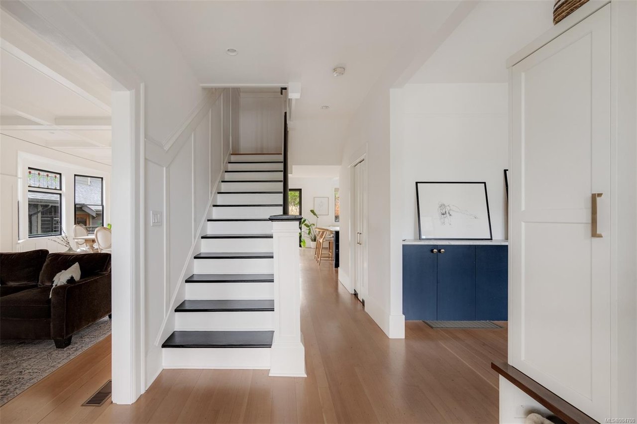 1248 Hewlett Pl