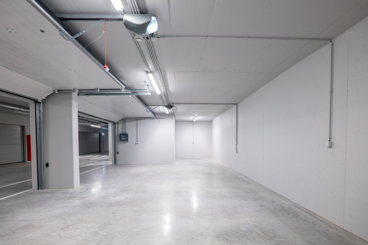 Luxurious 4-Bedroom Sea-View Apartment with Expansive Terrace and Parking in Vila Nova de Gaia