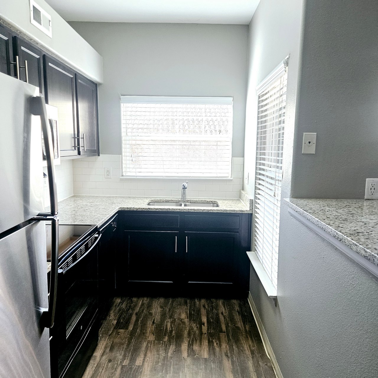 Studio 1 Bath Apartment with Garage included 