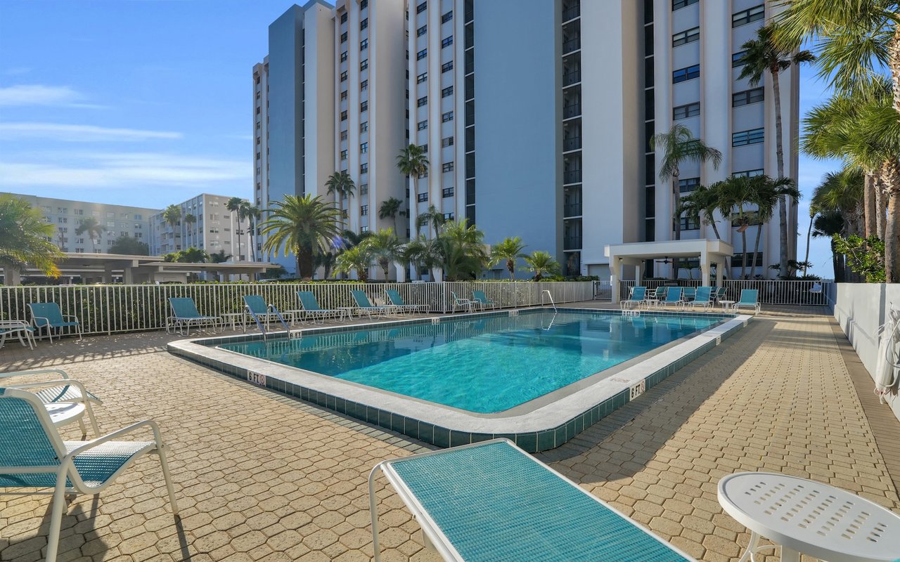 1925 Clifford St #1102