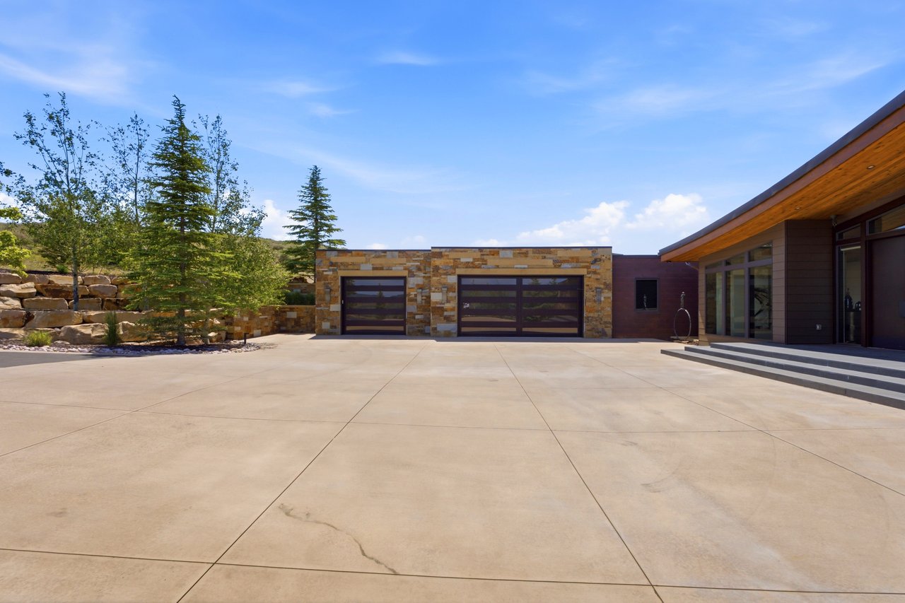 Top-of-Promontory Architectural Estate — Furnished & Turnkey - Front-Row Mountain Views