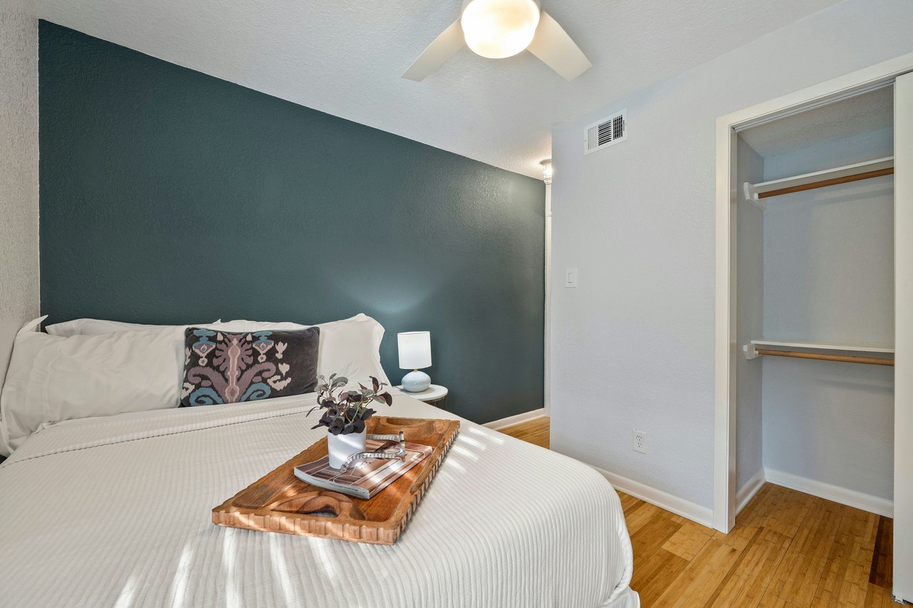 Stylish South Lamar Condo in Gated Ivy Condominiums – Prime Location with Top-Tier Amenities!