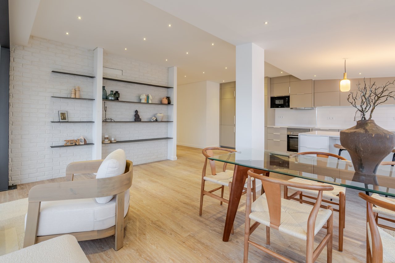 Renovated 3-Bedroom Apartment with 2 Bathrooms and Lift in Bonfim, Porto
