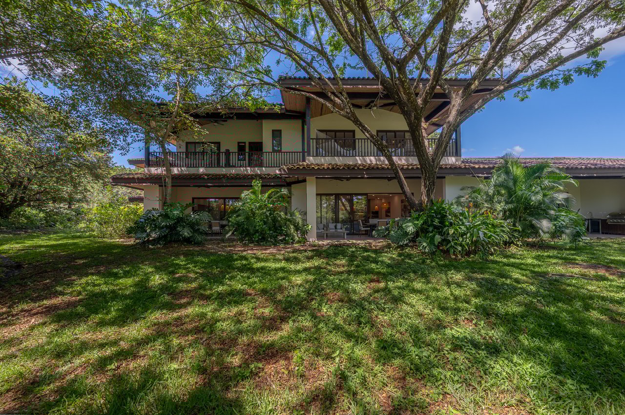 Malinches 27 A/B | Turnkey 6-Bedroom Duplex Investment in Hacienda Pinilla