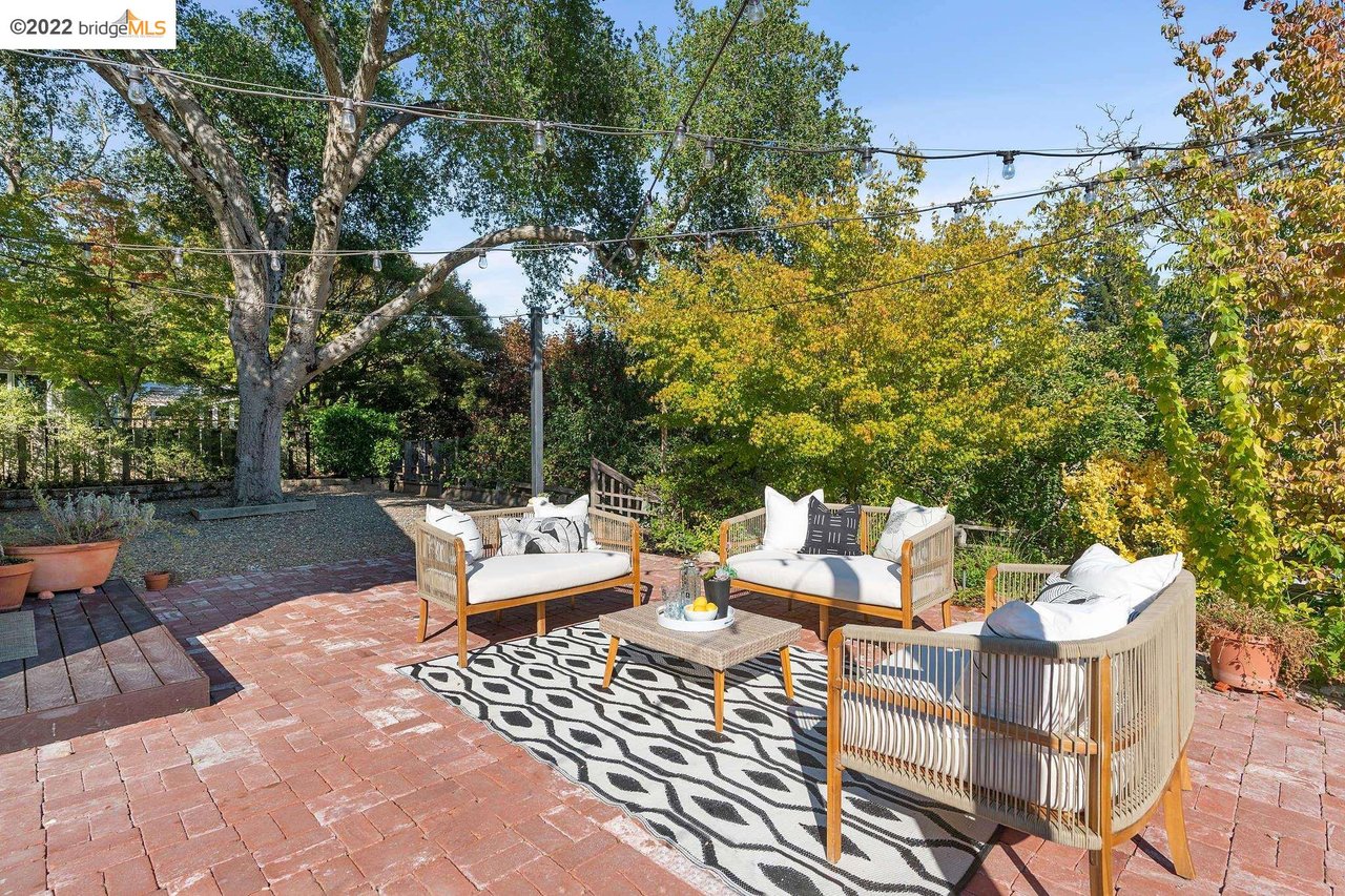 10 Woodside Dr