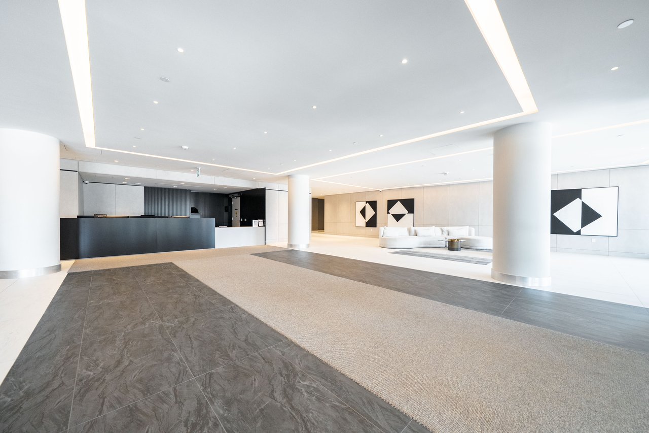 30 Upper Mall Way, A2205