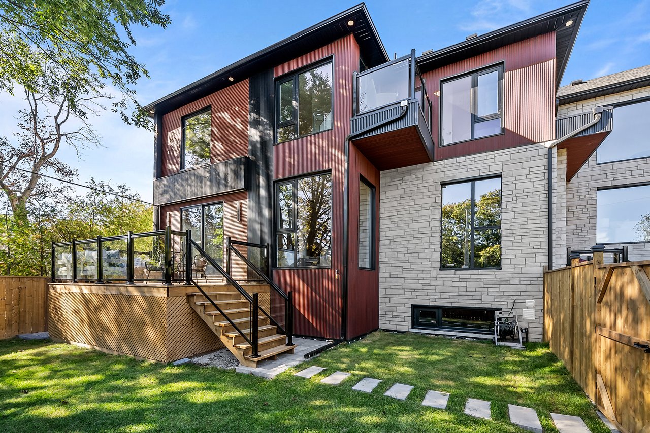44 Sunnypoint Crescent