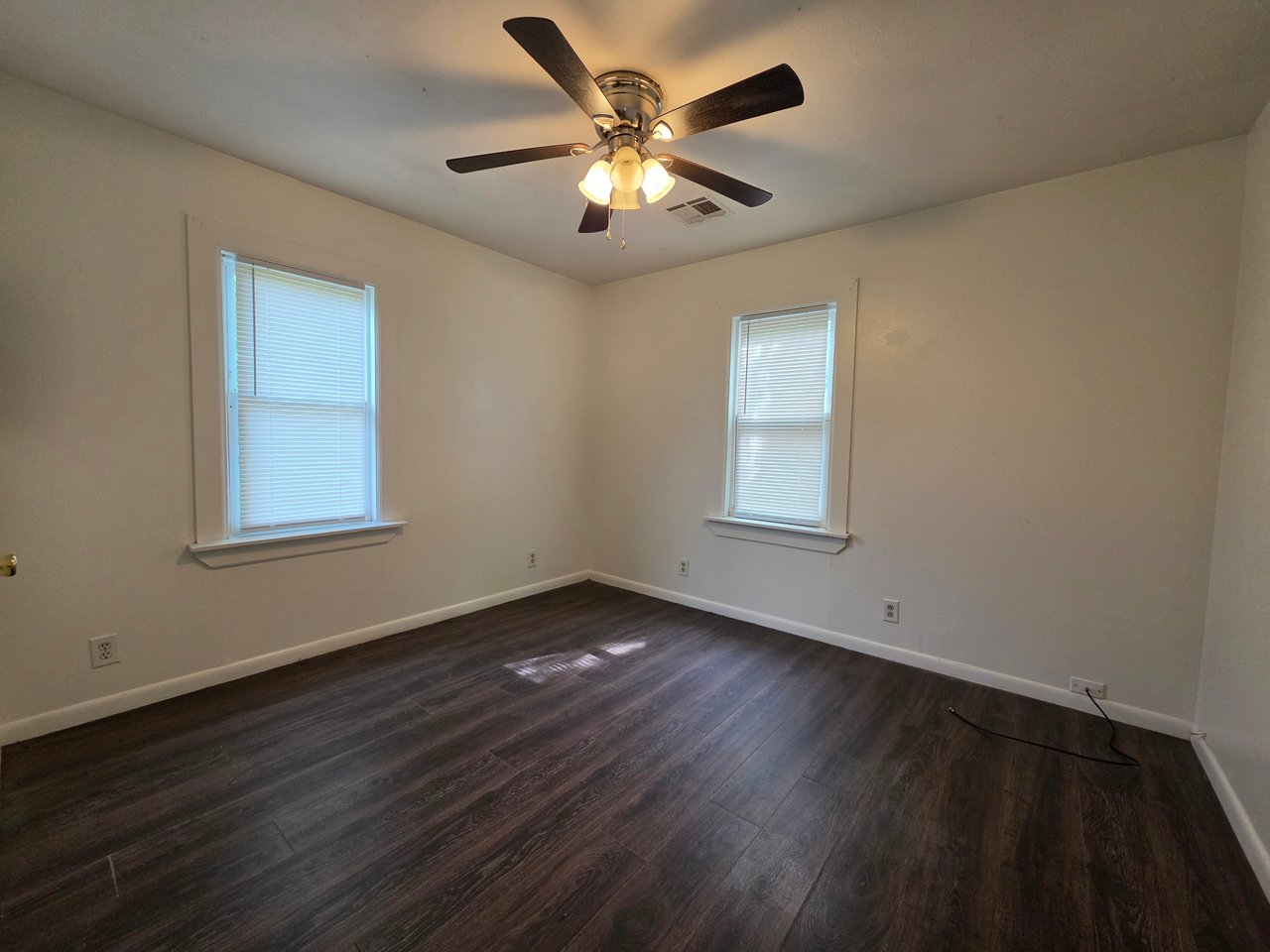 310 W 35th St