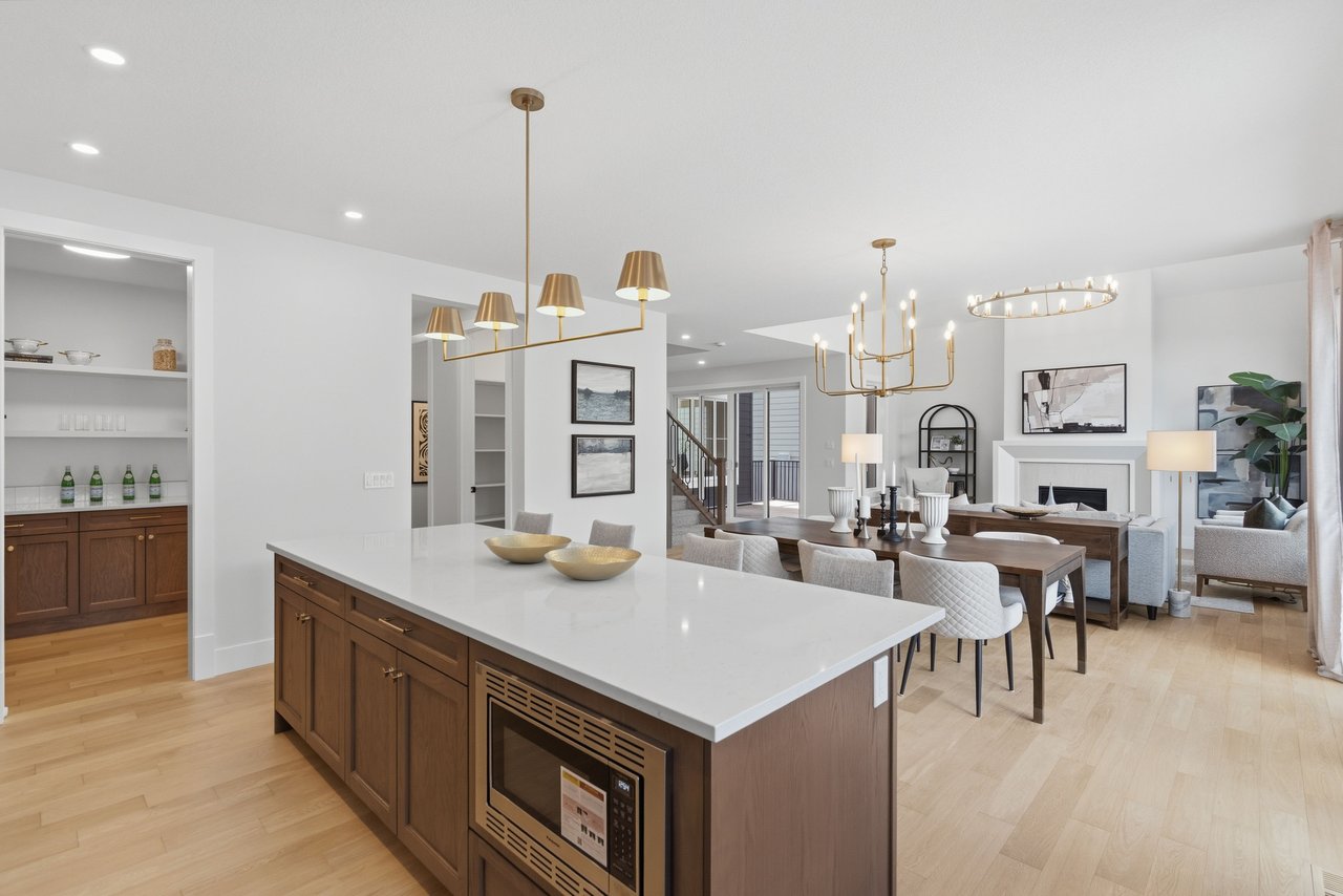 378 Bessborough Drive SW
