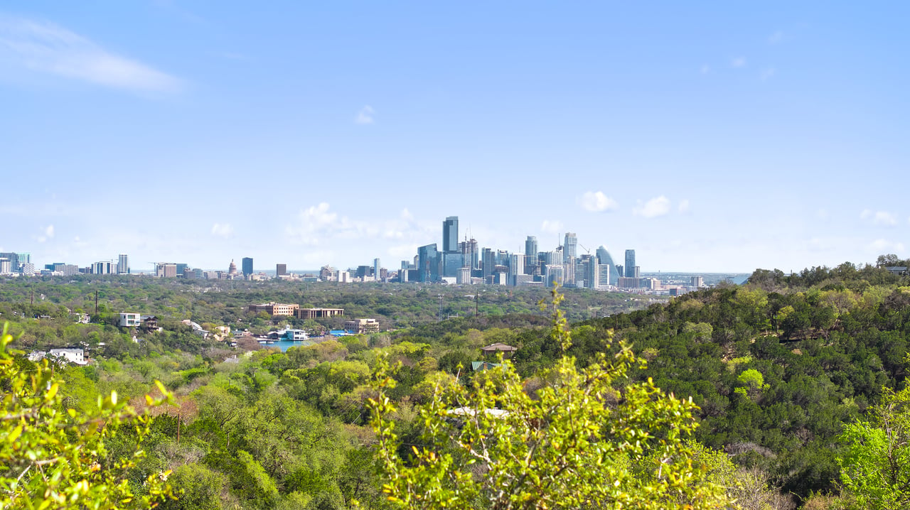 Panoramic Downtown Views