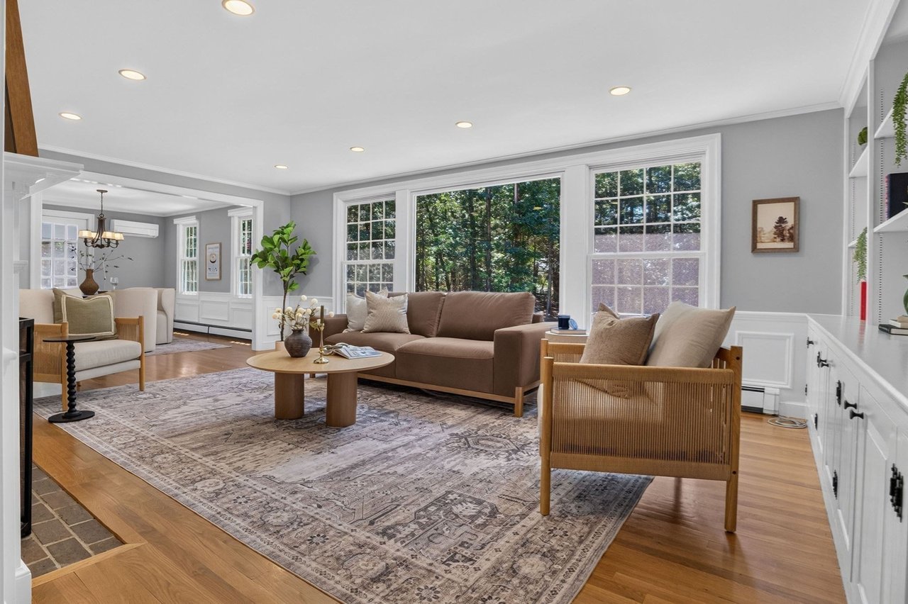 96 Draper Rd, Wayland