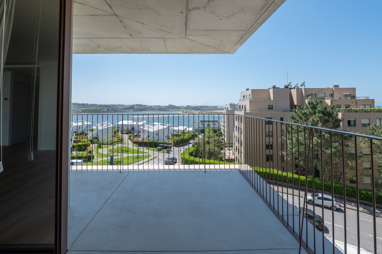 3-Bedroom Apartment with Panoramic Ocean & River Views in the iconic Foz do Douro's New Landmark - Miramar Tower 