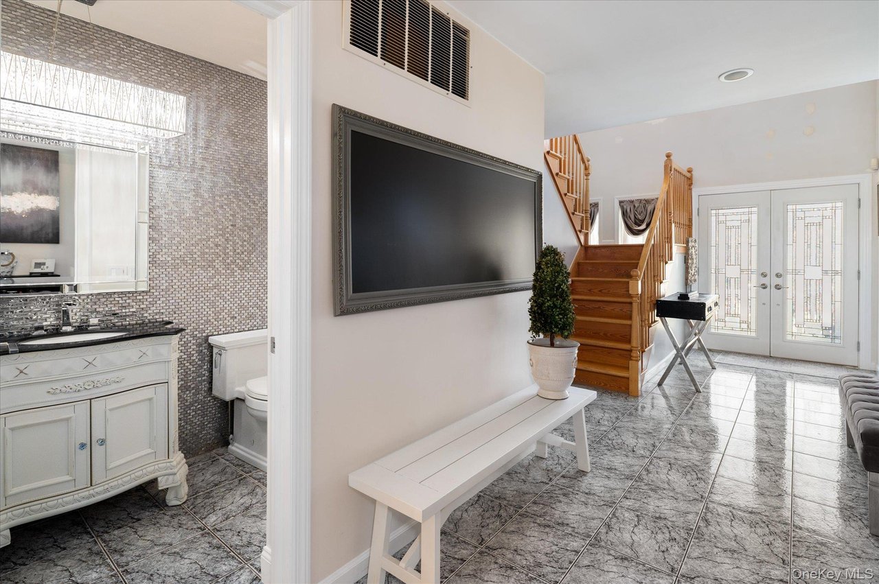 468 Peekskill Hollow Rd