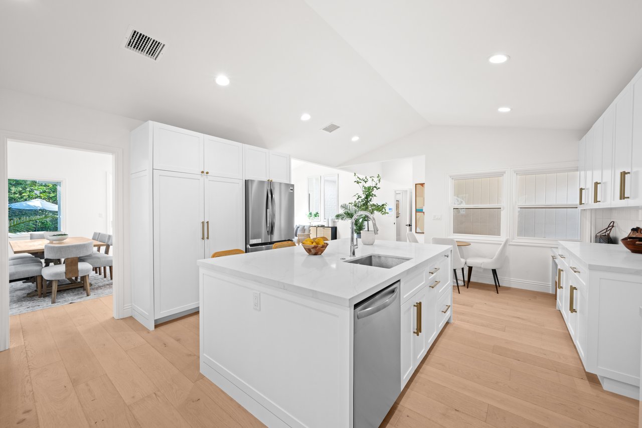 9730 Cresta Drive