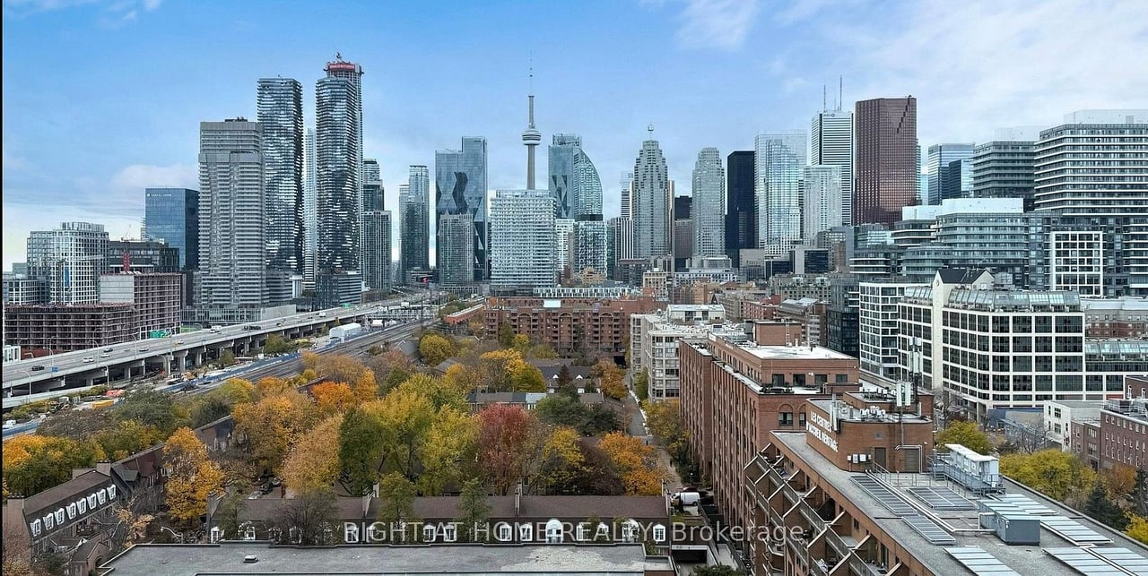 BEST LAKE AND CITY VIEWS AT THE DISTILLERY DISTRICT