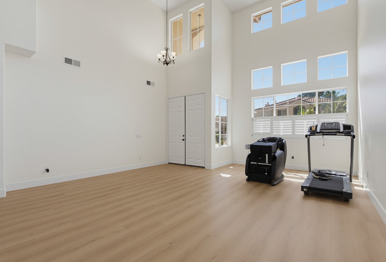 3350 Avocado Vista Ln