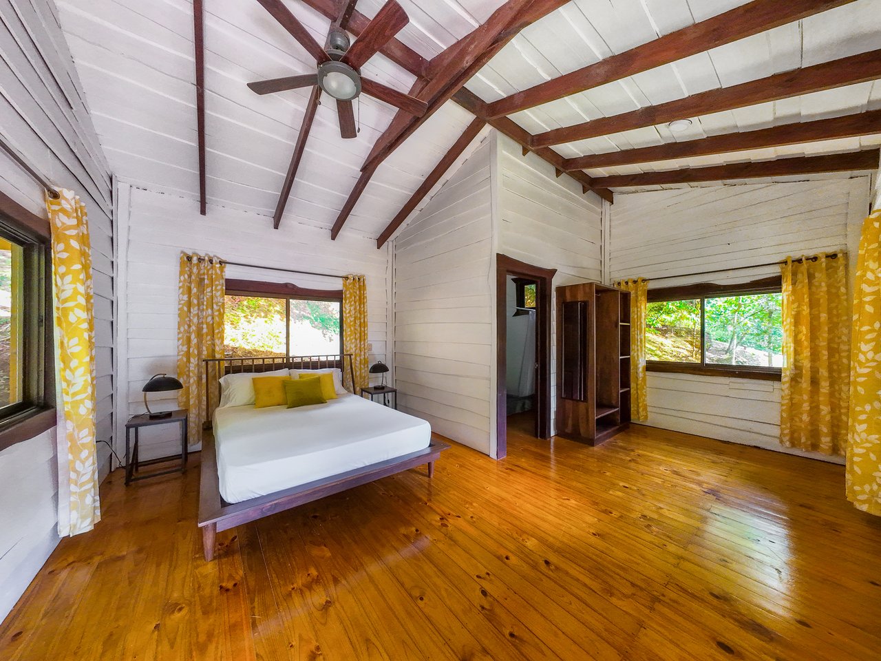 Serene Jungle Home + Guest Cabin on 3 Acres and River