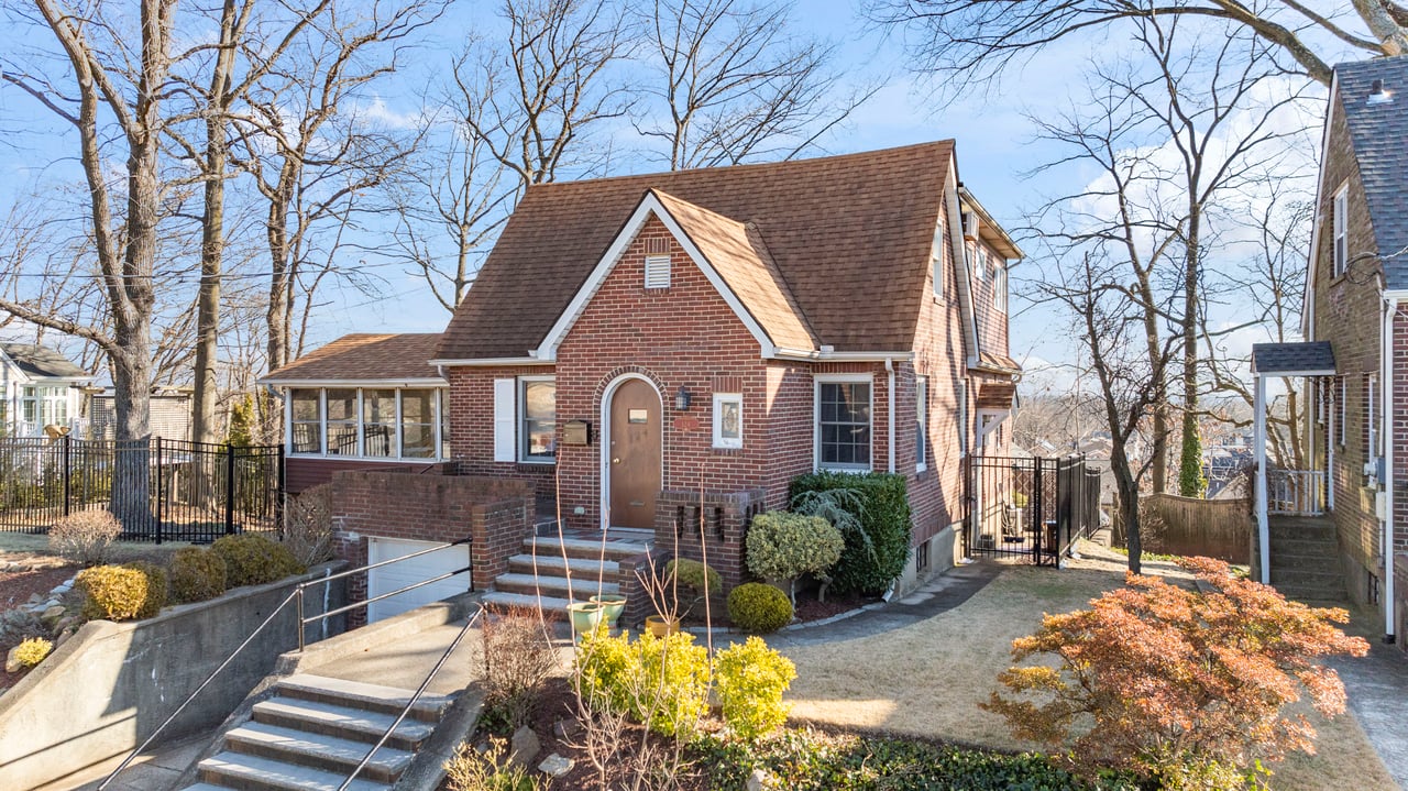 124 St Stephens Place, New Dorp Heights, Home Tour  #statenisland