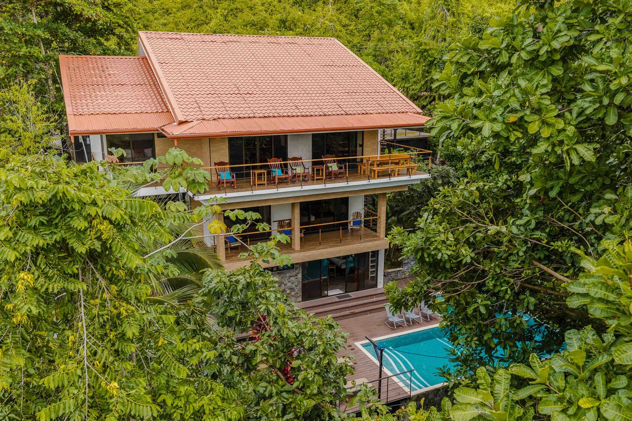 Fully Furnished 10 minutes to the beach Vista Verde Turn Key Vacation Rental