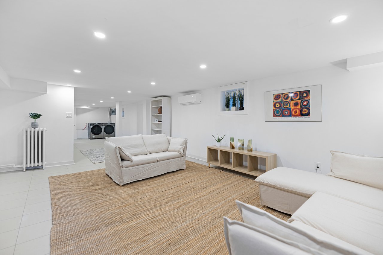 853 Manning Ave