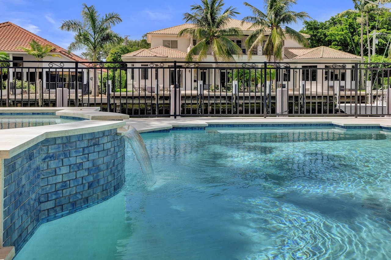 30  S Compass Dr