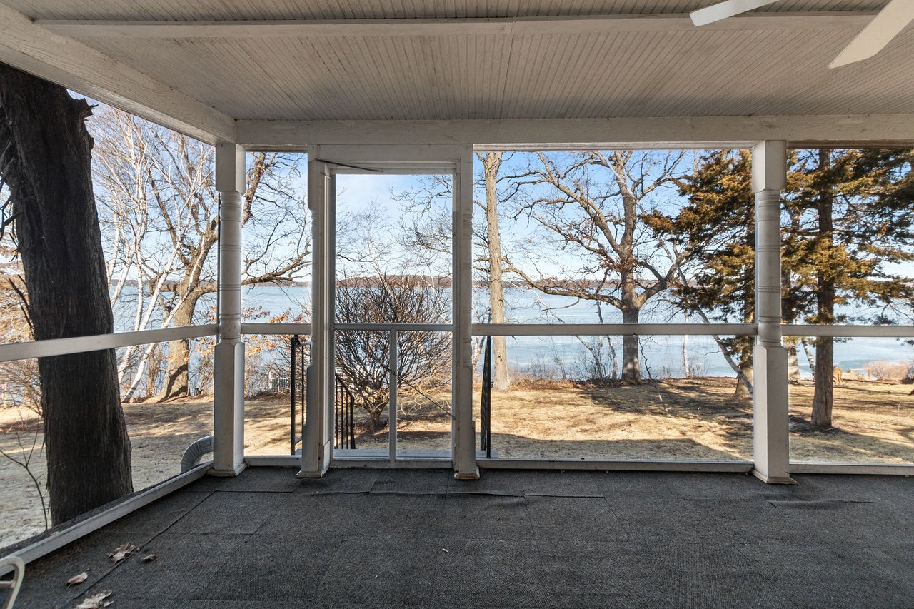 W2632 Oakwood Beach Road