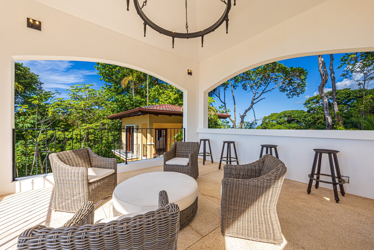 Nido Escondido, Playa Dominical