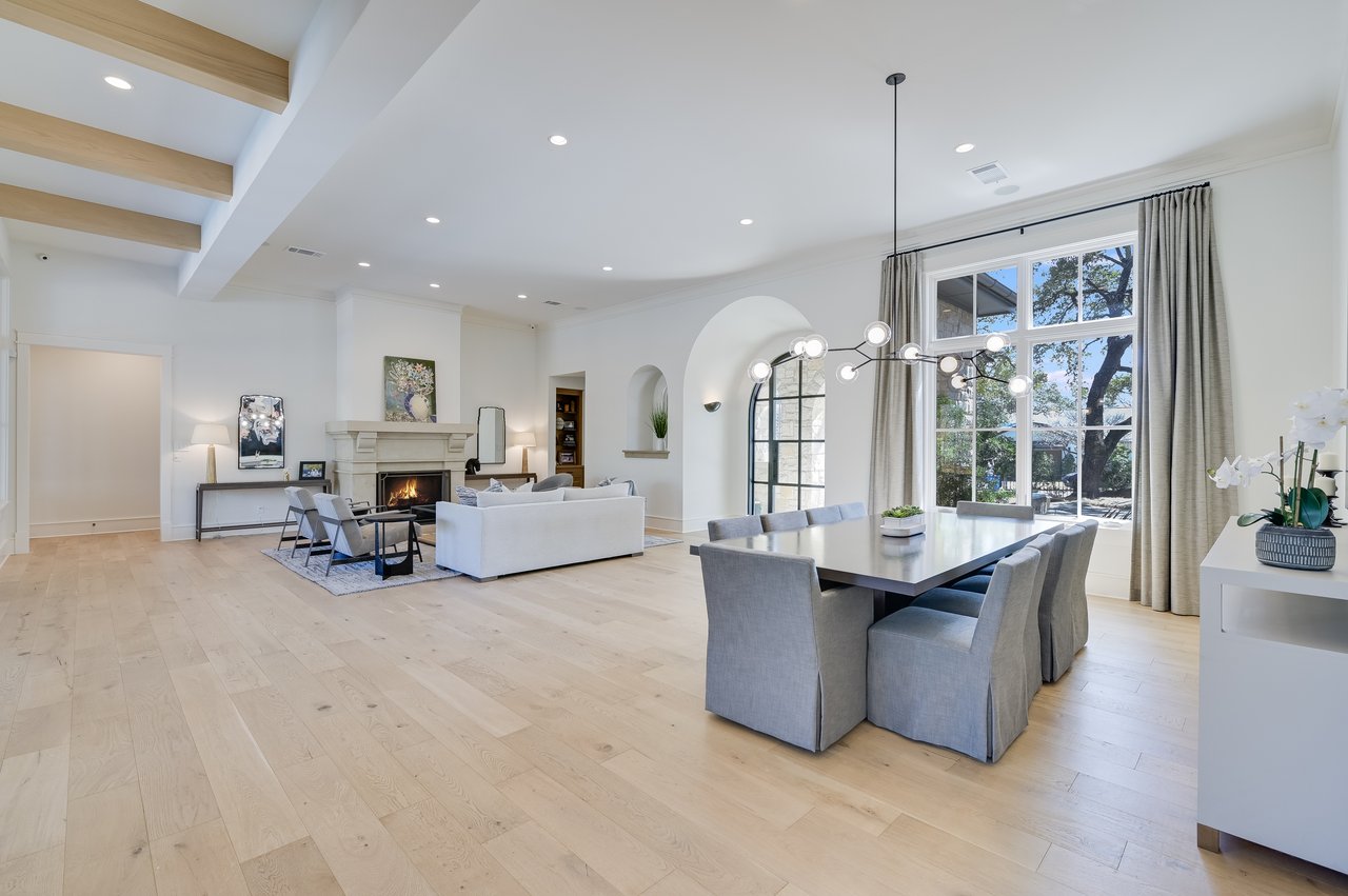 4907 Rollingwood Drive