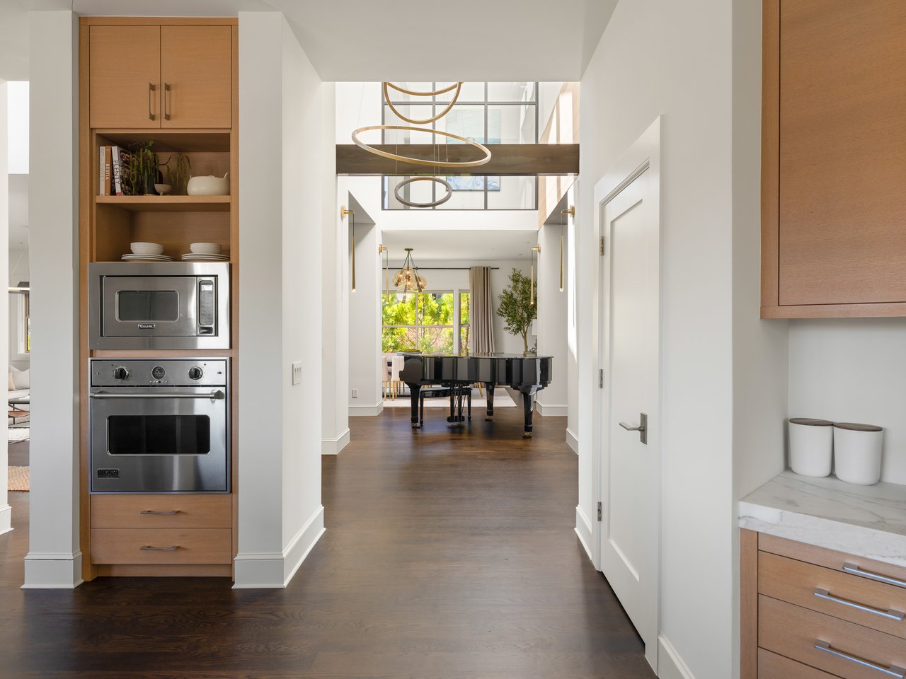 Architectural Modernism, Bay Views, and Exceptional Outdoor Living