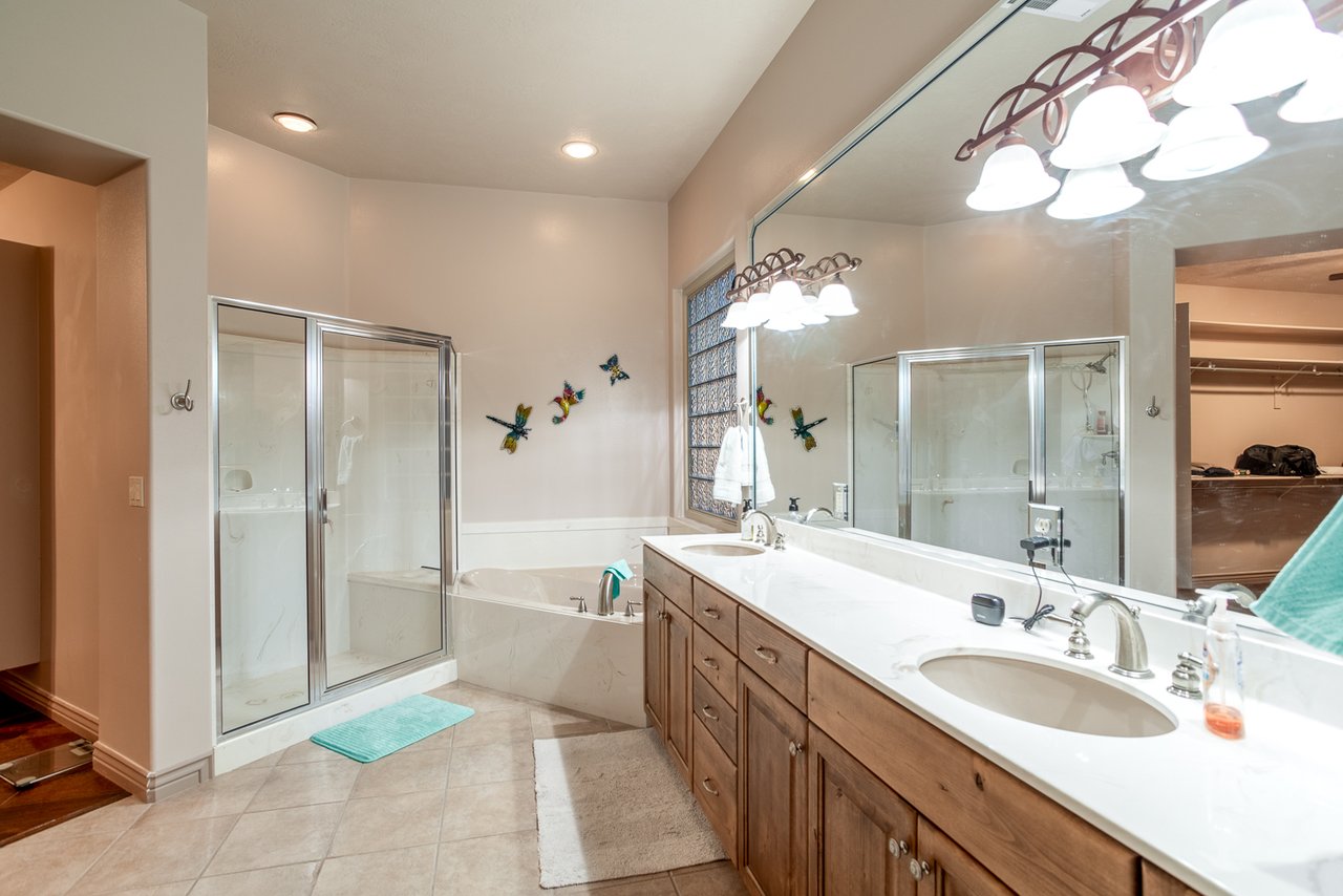 1319 W Red Butte Dr