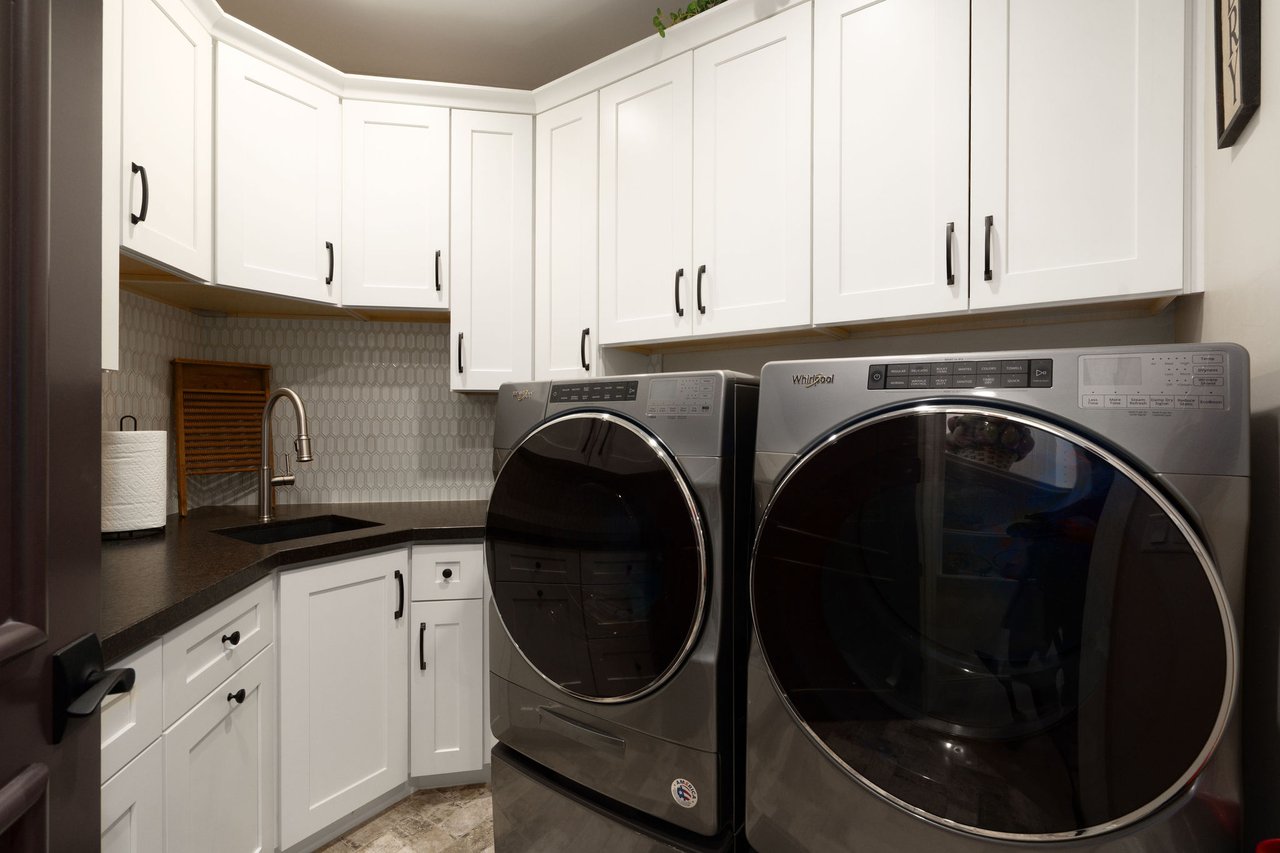 7115 E FOOTHILL Drive