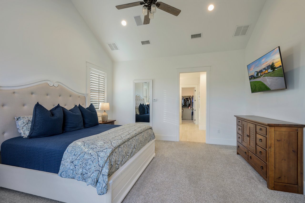 36 Mirror Lakes Court