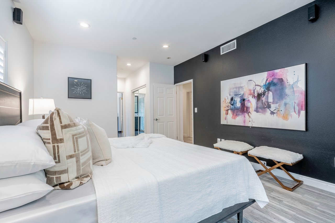 924 Palm Ave #101, West Hollywood, CA