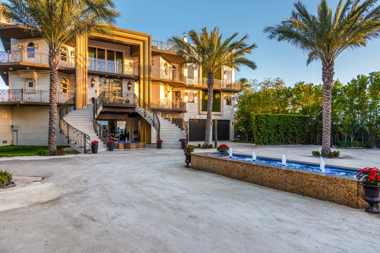 Chateau On The Ocean