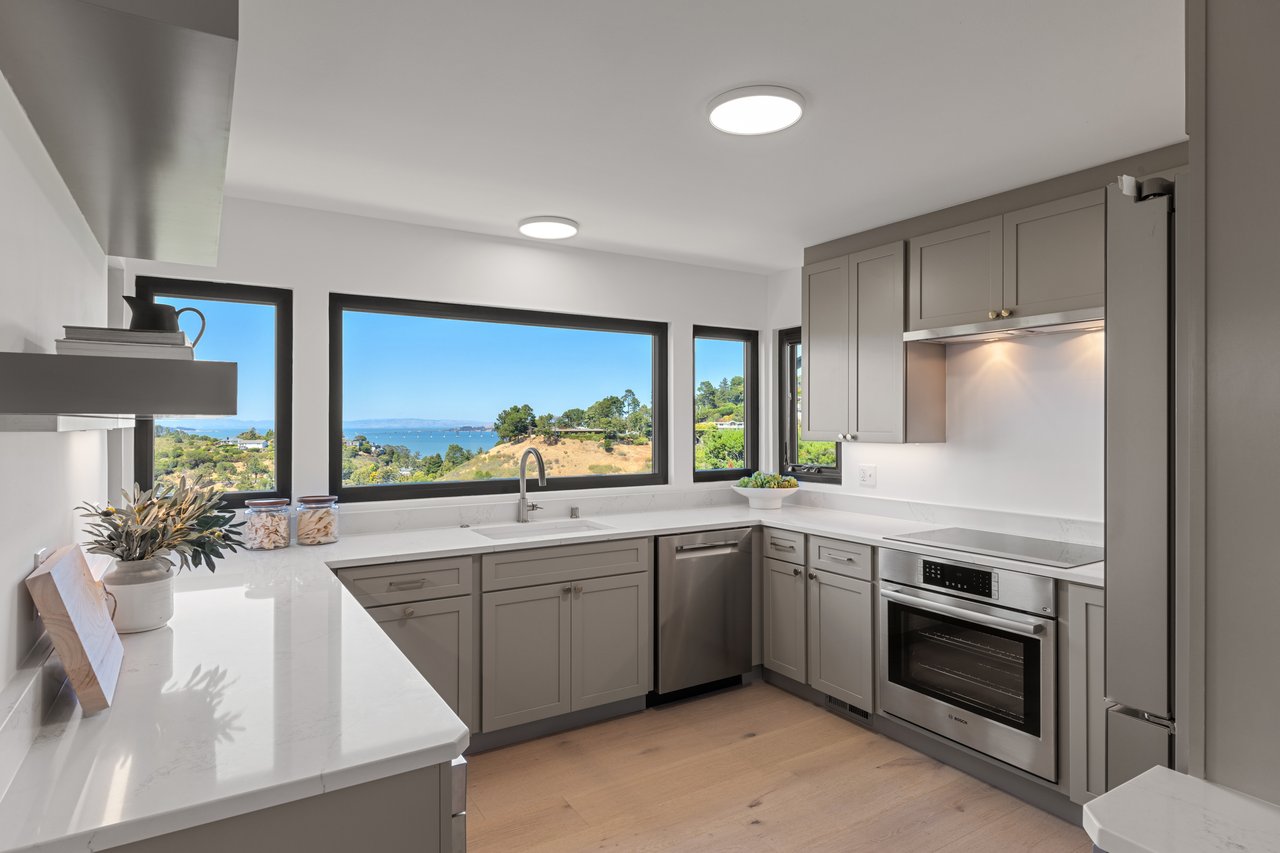 Stylish View Home on a Cul-De-Sac