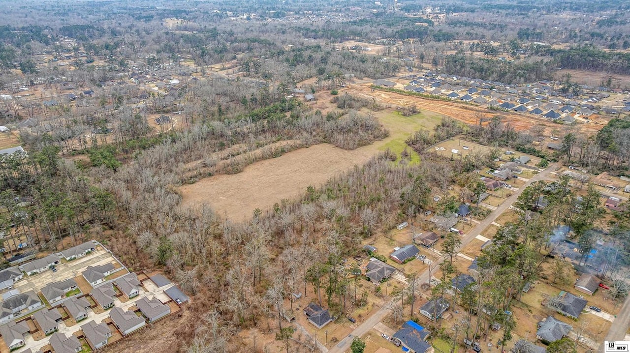 00 Avant Rd W