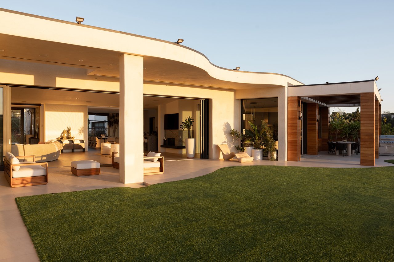 455 Castle Pl, Beverly Hills