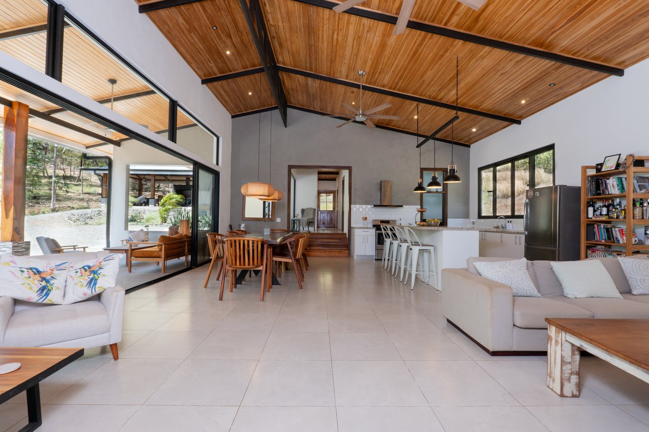 Casa Los Suenos | 4 Bedroom Home with Guest House near Tamarindo Costa Rica