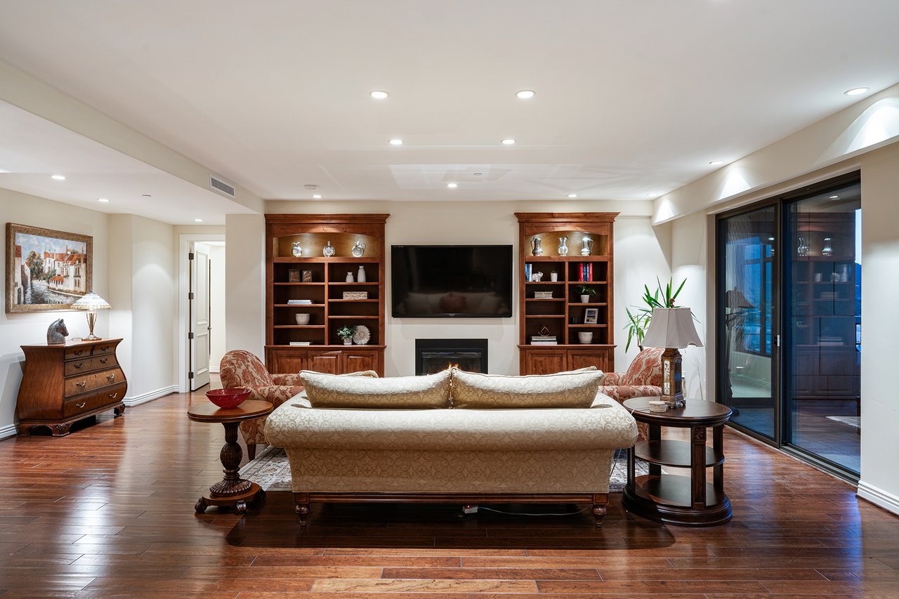 7181 E Camelback Road 1202