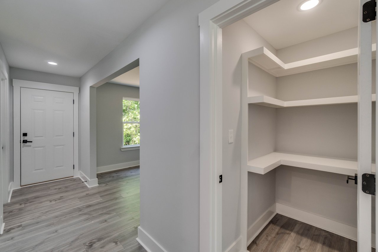 2381 – 2397 Highpoint Rd