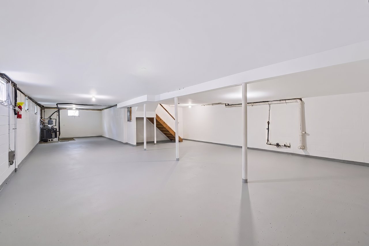 156 River Rd