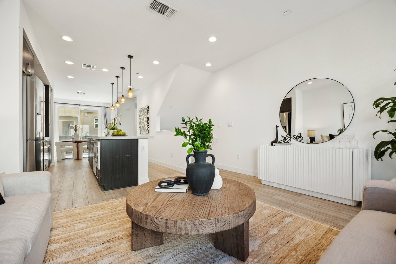 172 Uptown Cir