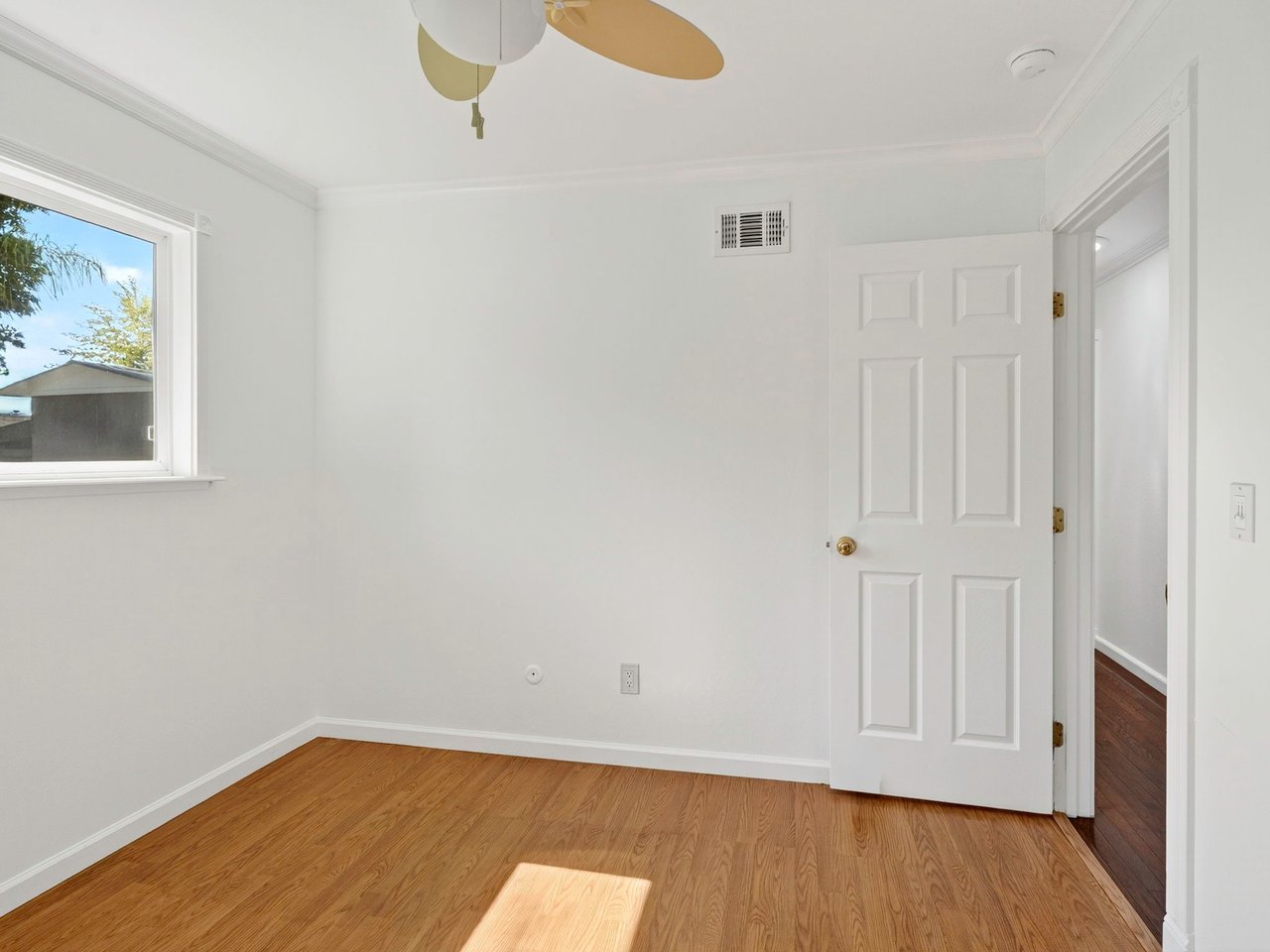 844 Cedarwood Ln