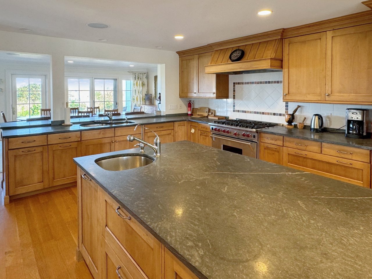 #985 Oceanfront Summer Escape on East Avenue